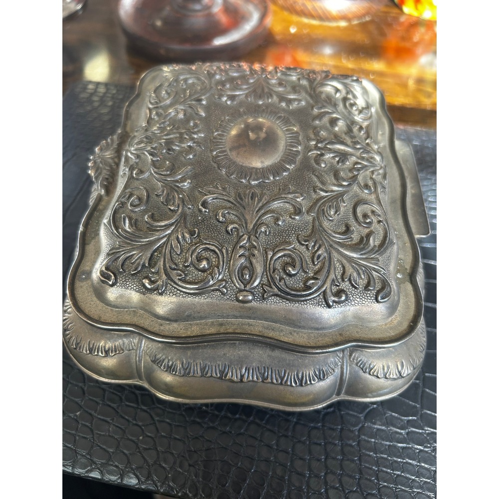 VIntage Ornate Silver Plated Victorian Style Trinket Box - Picture 4 of 5
